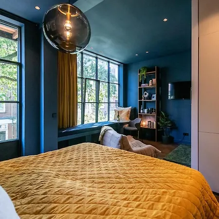 Luxurious In Vondelpark/museum District Couette-café Amsterdam