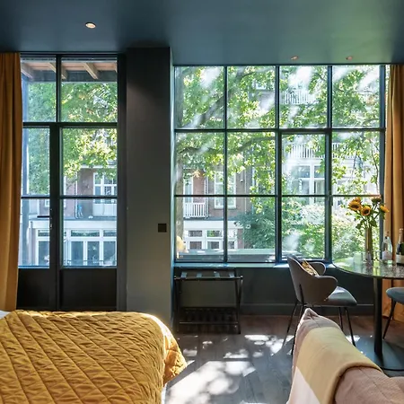 Luxurious In Vondelpark/museum District Couette-café Amsterdam