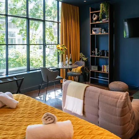 Luxurious In Vondelpark/museum District Couette-café Amsterdam