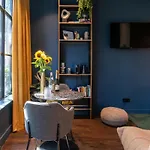 Luxurious In Vondelpark/museum District 게스트하우스 암스테르담